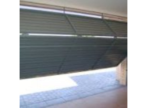 Instalación y reparación de puertas de garaje Bétera